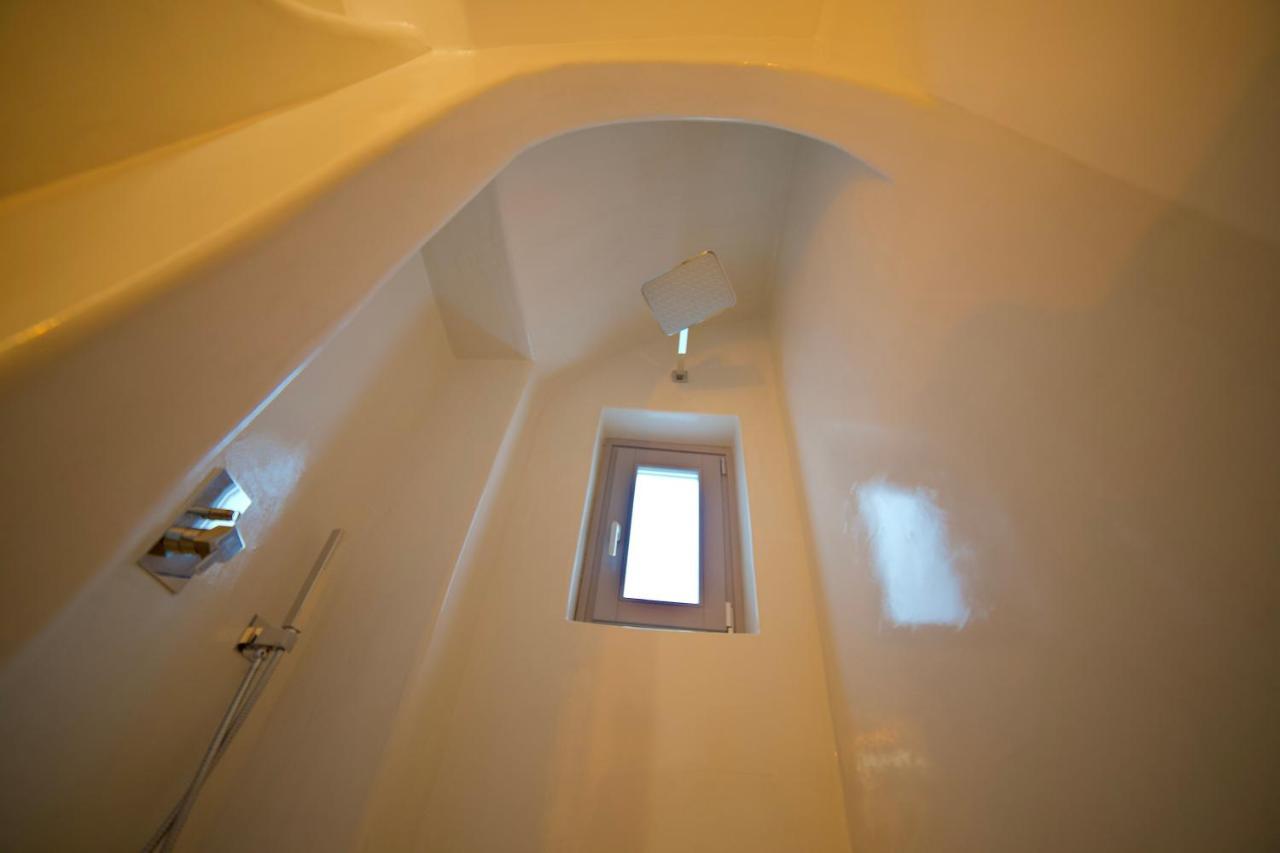 Eternity Suites Santorini Фира Екстериор снимка