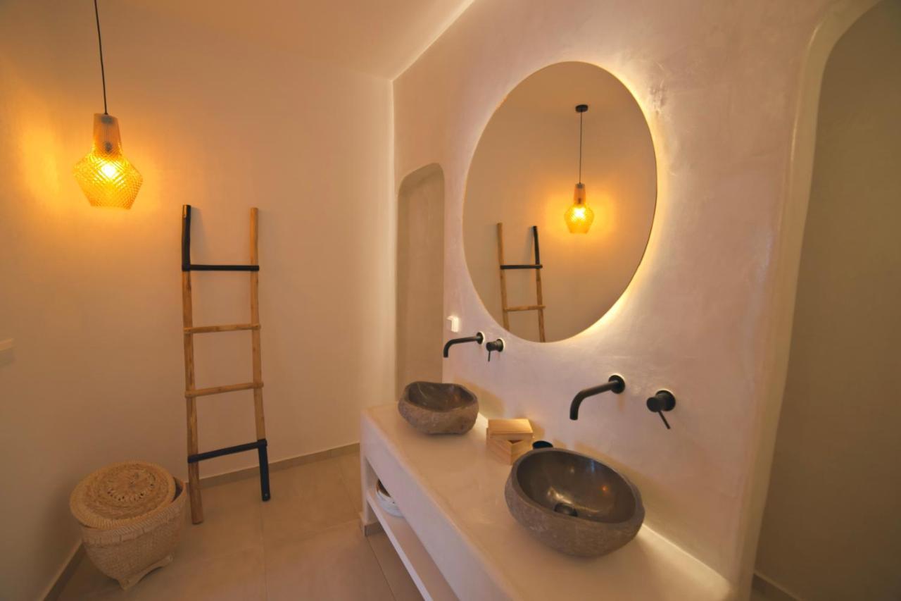 Eternity Suites Santorini Фира Екстериор снимка