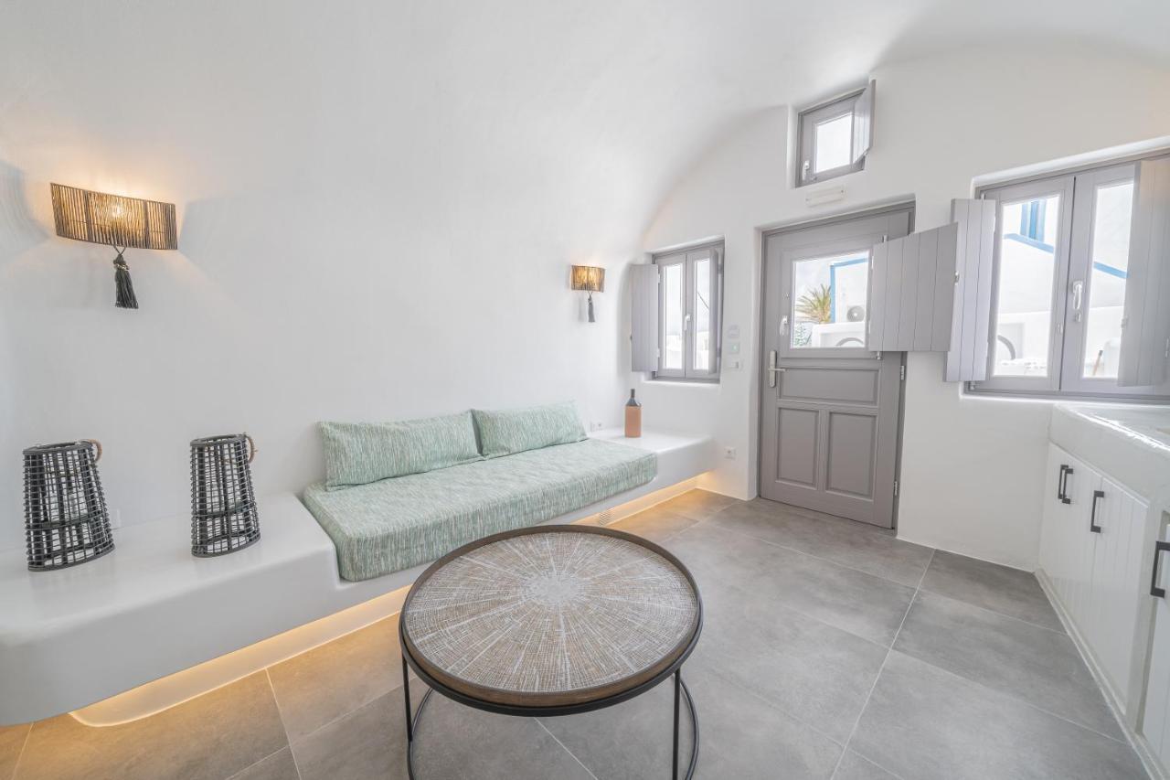 Eternity Suites Santorini Фира Екстериор снимка