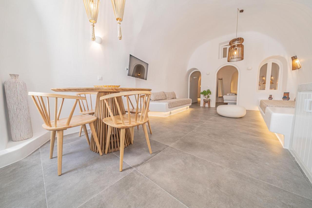 Eternity Suites Santorini Фира Екстериор снимка