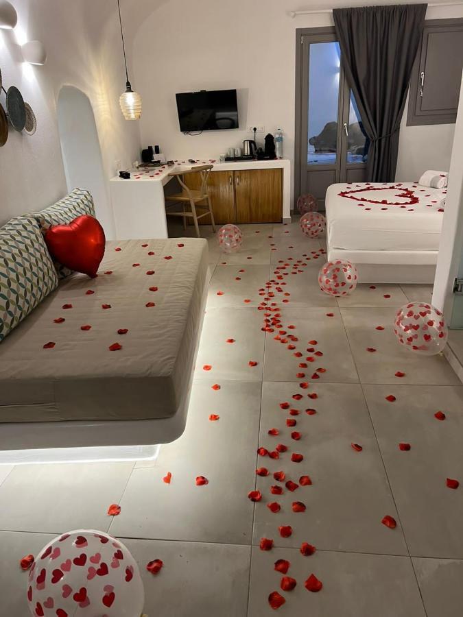 Eternity Suites Santorini Фира Екстериор снимка